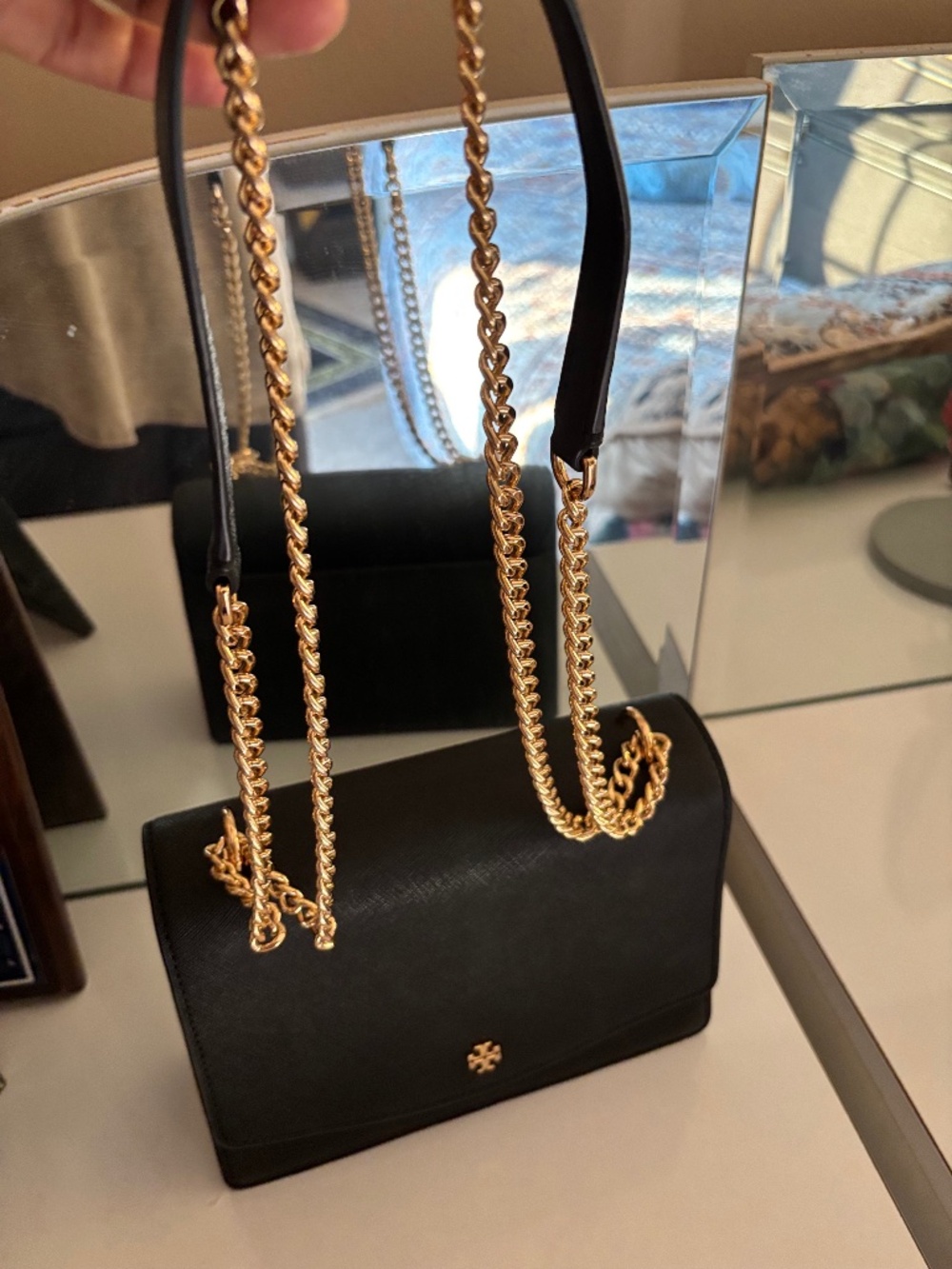 Tory burch saffiano black purse. Almost New